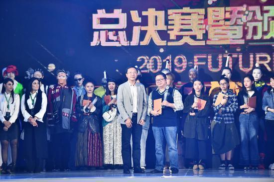 2019中国国际服装设计创新大赛举行 人工智能“选手”获亚军